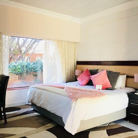 Riverton Manor Centurion Bagian luar foto