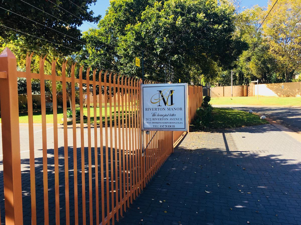 Riverton Manor Centurion Bagian luar foto